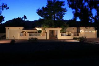 Paradise Valley - Home on acreage in Valley Vista Estates - 790000