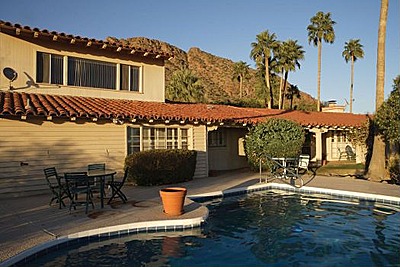 Phoenix - Custom on acreage with mountain views in Glencoe Hts - 700000