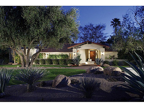 Paradise Valley - On an acre in Valley View Estates - 1375000