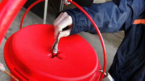 salvation-army-red-kettle