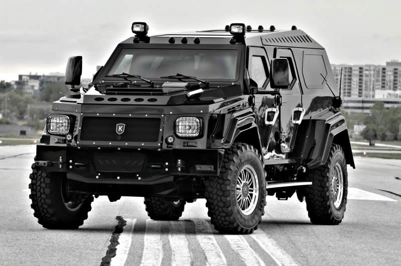 2012-conquest-vehicles-knight-XV-black-armoured-jeep-street-tarmac-scottsdale-phoenix-arizona-valley.jpg