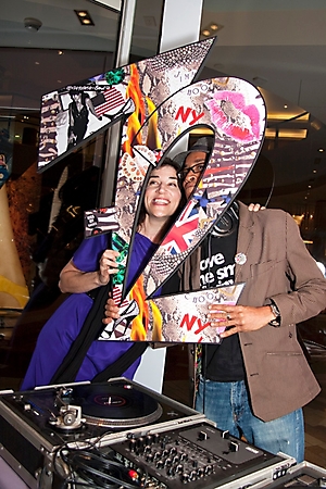 jimmy-choo-charity-line-launch-scottsdale-2009_24