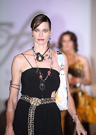 wearable-art-walk-2009-scottsdale_37