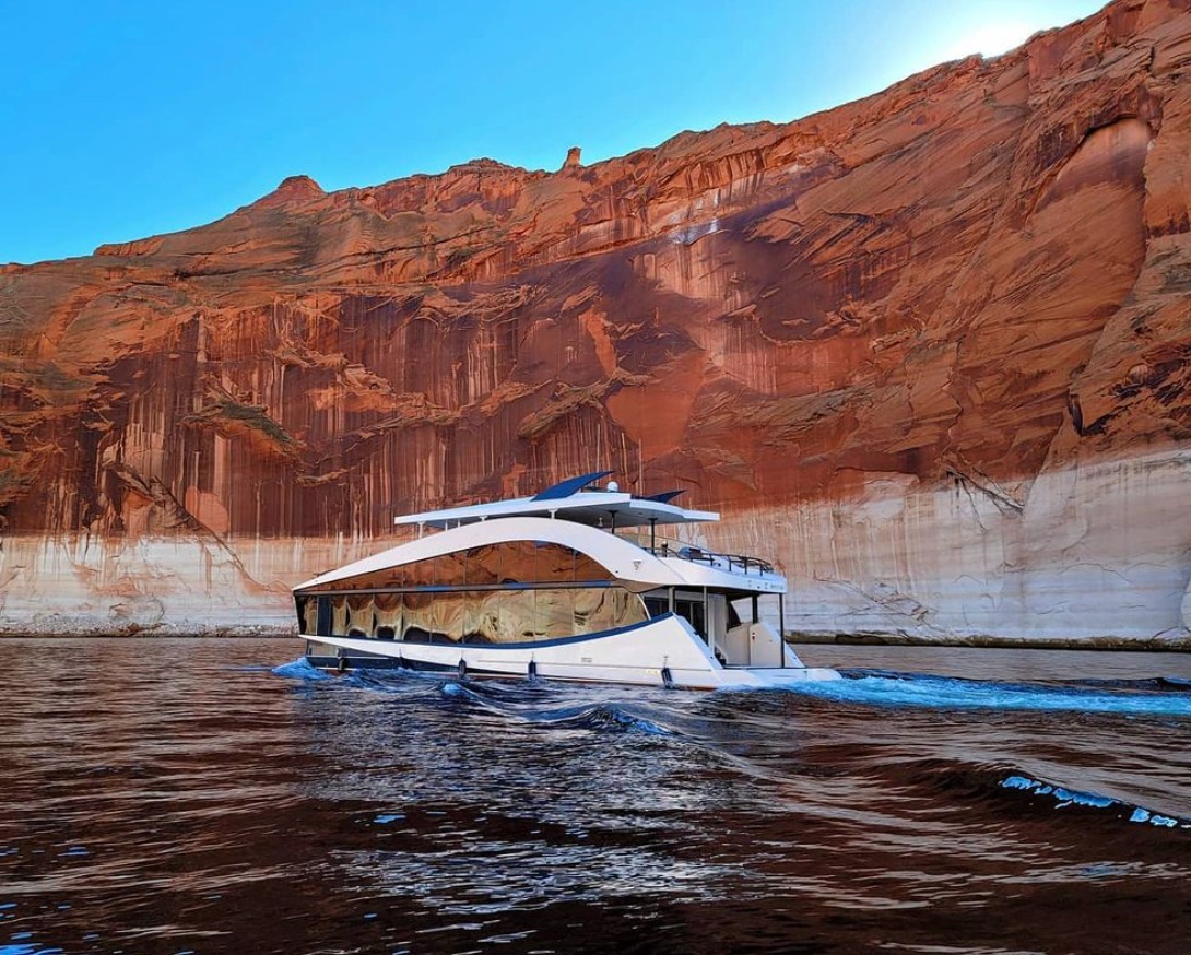 yachts lake powell